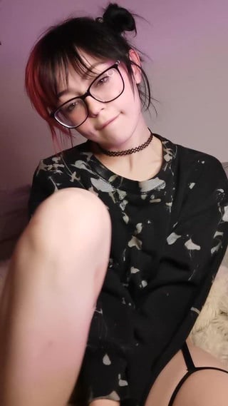 I love showing off my pussy, honestly not sure why more girls don’t 😆