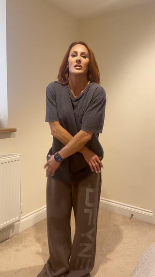 Going for an evening jog, how’s my physique looking?