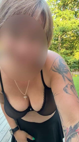 34 with two kids but still love to be naughty everywhere