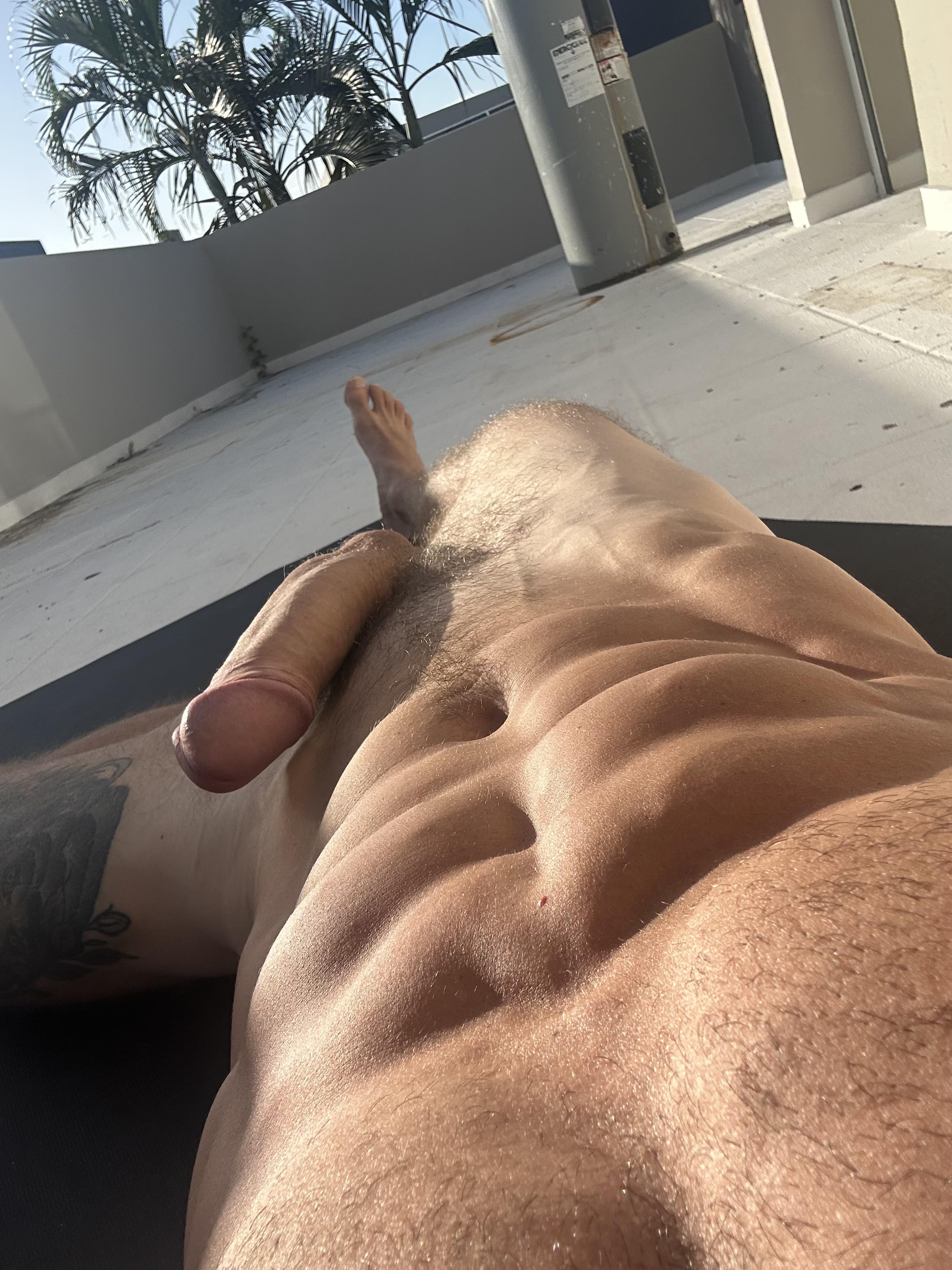 36 – thick cock, abs and sun