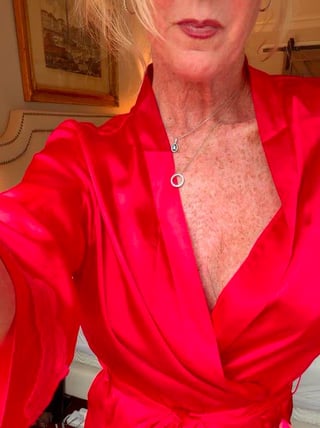 Nawty red robe
