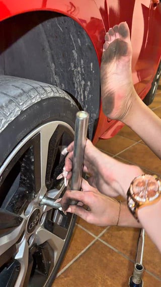 I know you have a thing for car girls!