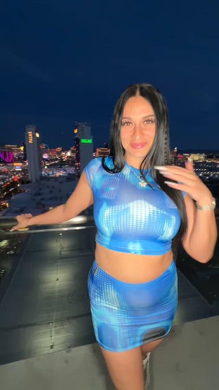 She was dared by her girls to fuck a pornstar while on her bachelorette trip and her husband approved so she reached out to me