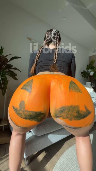 A whole new meaning to smashing pumpkins 🎃