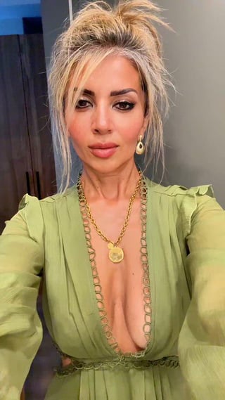 I don’t mind you painting my perfect tits white n’ sticky