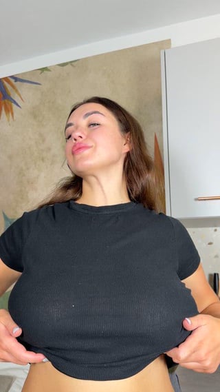 I’m love reveal my big tits