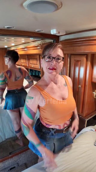 A jiggle and skirt flip