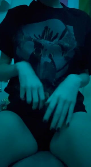 Pretty titty show off for you