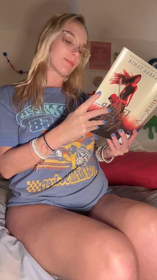 I always get horny late at night while I read… so this is how i would show you I’m ready to put my book down :p