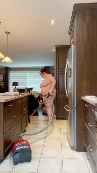 Just doing some cleaning before you get off work 🧼🧹