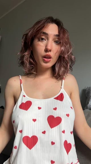 Cute natural tits bouncing