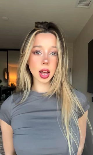drop in my bedroom 😇