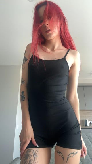 Confident girls should always be naked