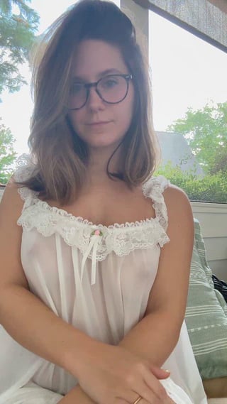 A quick titty flash to help with your work day 😝