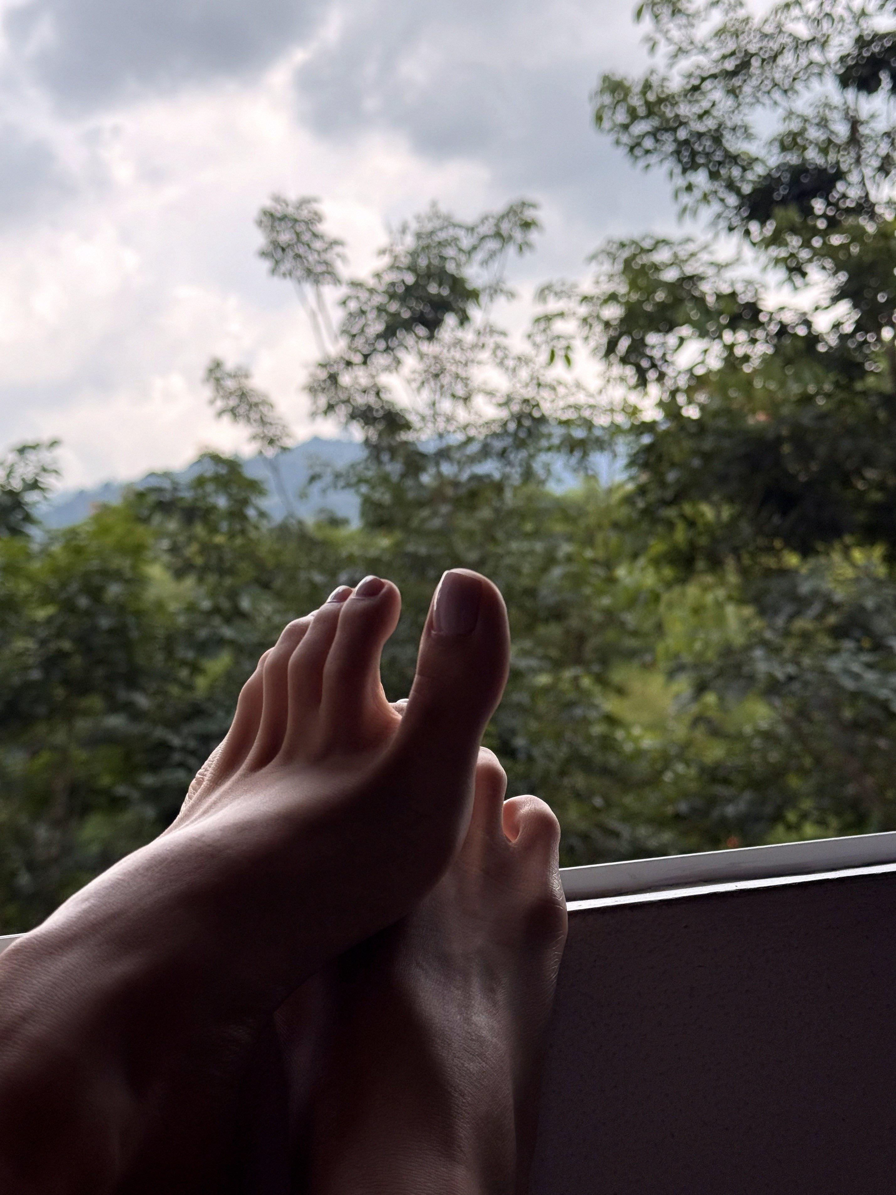 feet before i get distracted by everything else