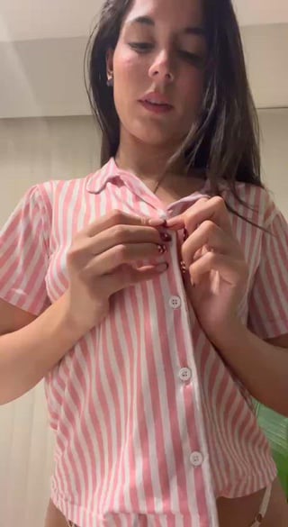 A teasing pause before the reveal and titty drop