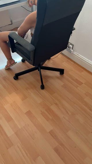 Slutty Chinese secretary loves to please