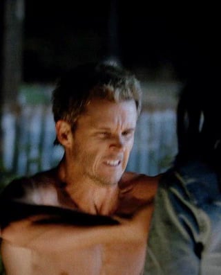 Karolina Wydra en True Blood S07 E01 (2014)