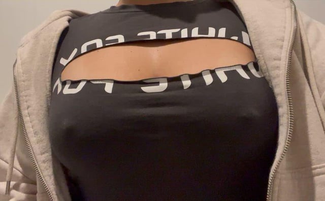 A perfect reveal of perfect natural titties