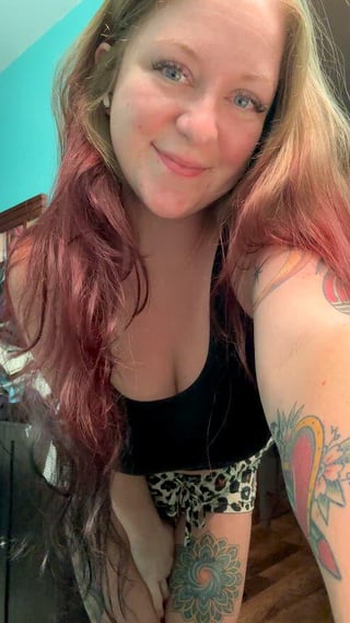 Just a curvy mom in her 30s showing off