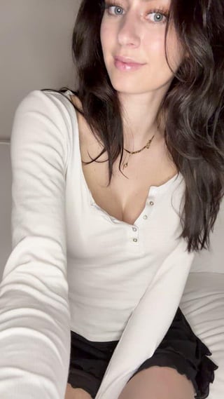 Any daddies want to pound an Argentinian girl?