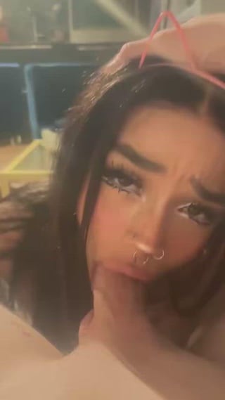 Throating cock like a good slut is the GREATEST form of art💜