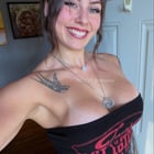 Punky mommy of 1…Any men here appreciate my body type? 🫣🙏➡️