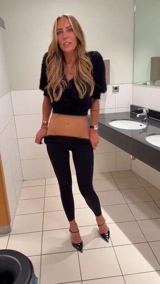 42yo mom of 3 showing off at work