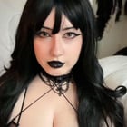 alt girl face n alt girl tiddies