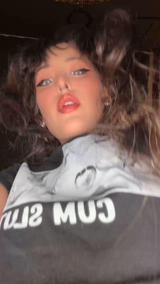 Looking for someone to drown in this wet emo pussy