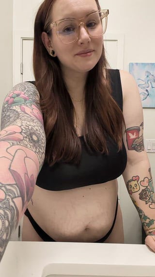Mid day titty drop if you like them big