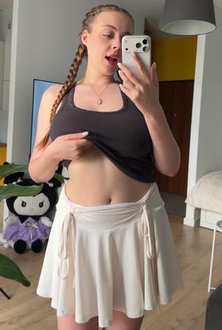 Big boobs reveal