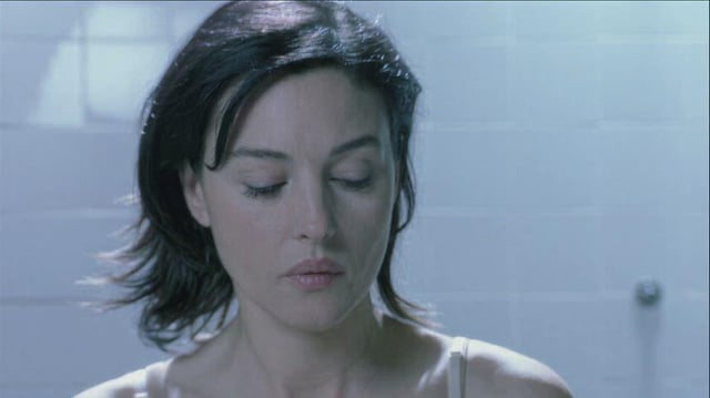 Monica Bellucci – Agents Secrets (2004)
