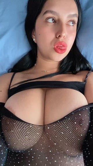 a Latina ready to suck