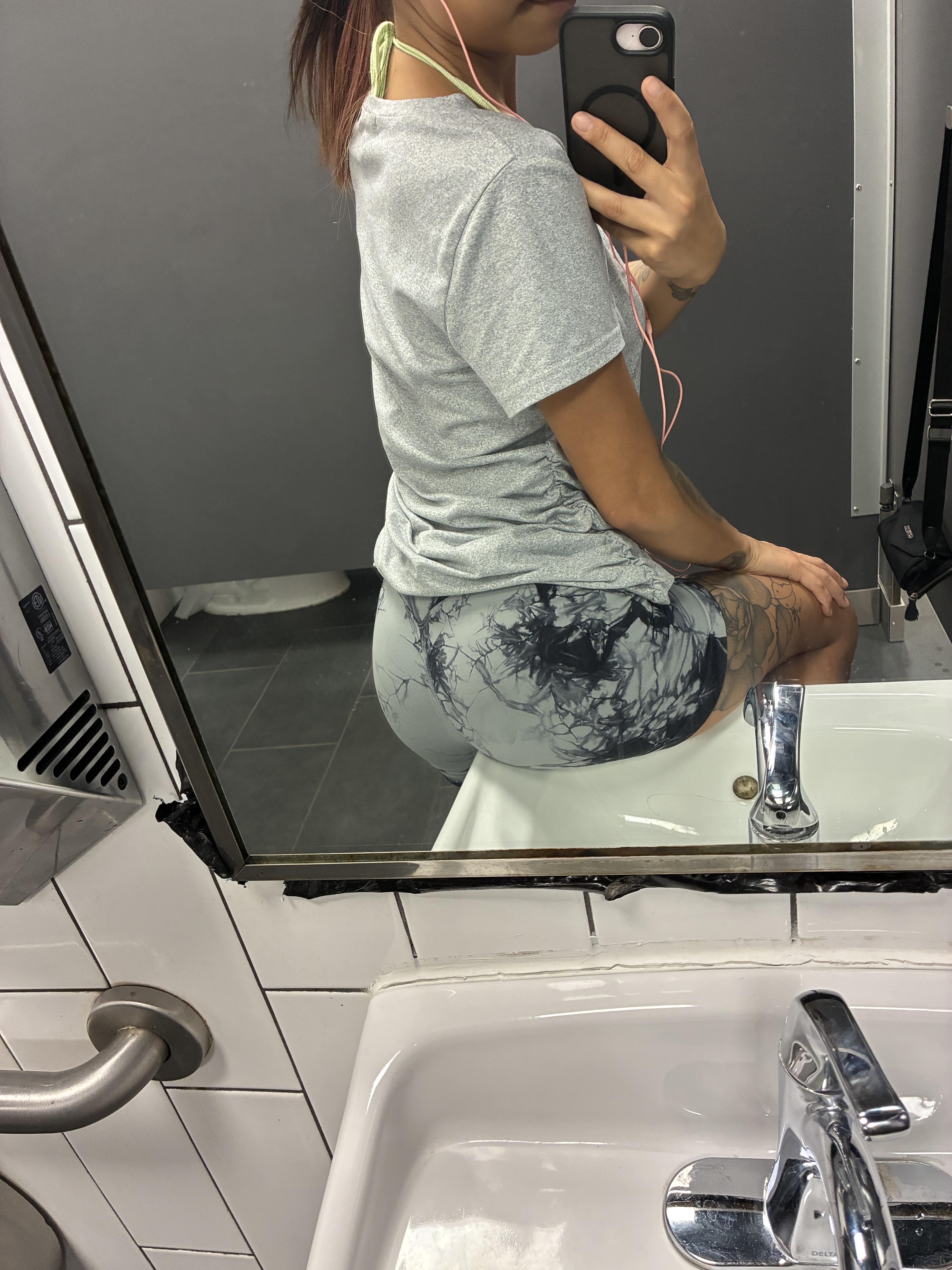 Working on that phat butt😏