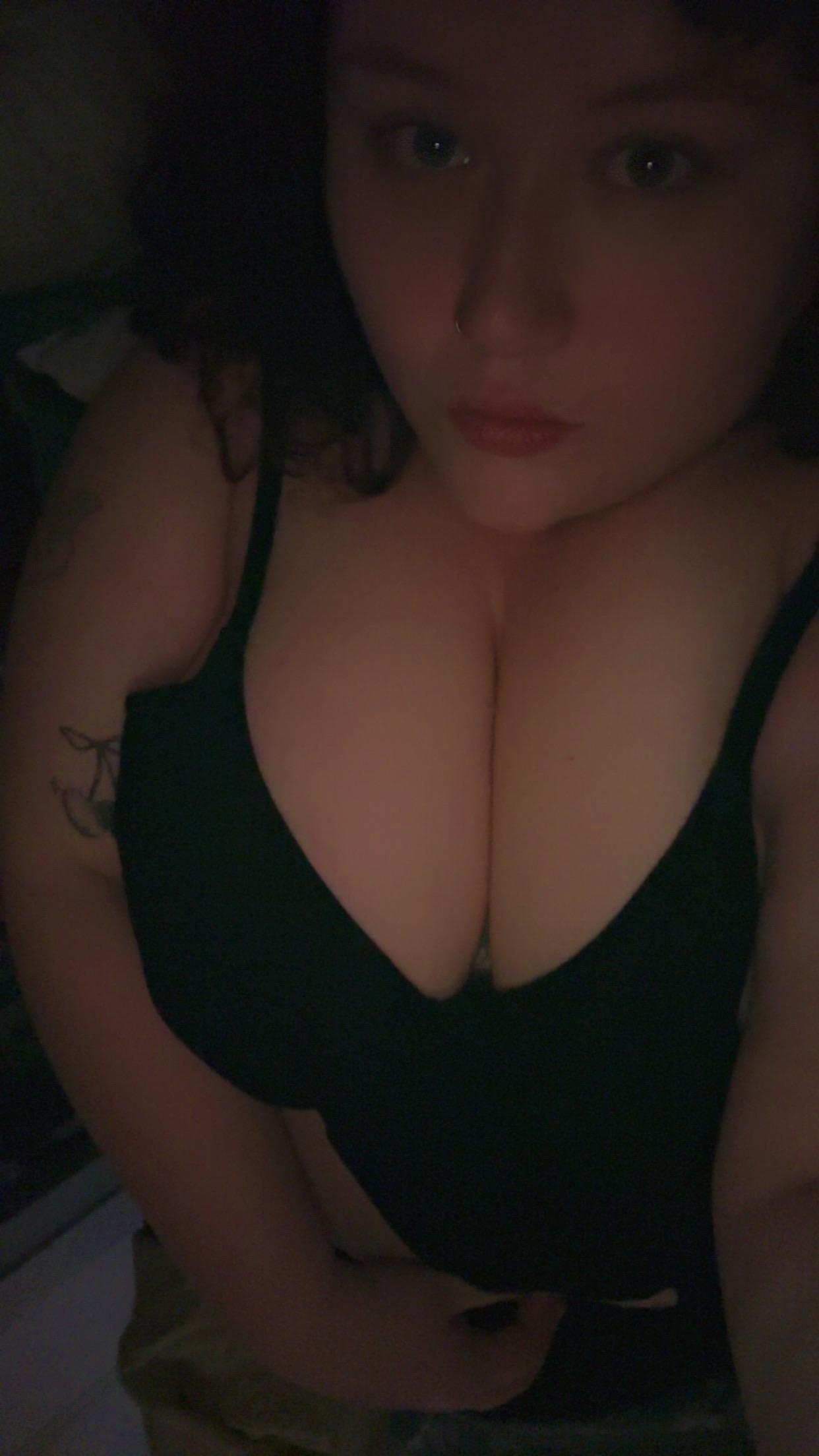 waking up wanting to cause trouble 🤭💗