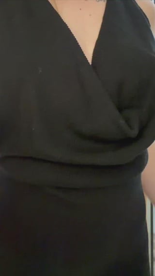 I’m showing off my small breasts today (reveal)
