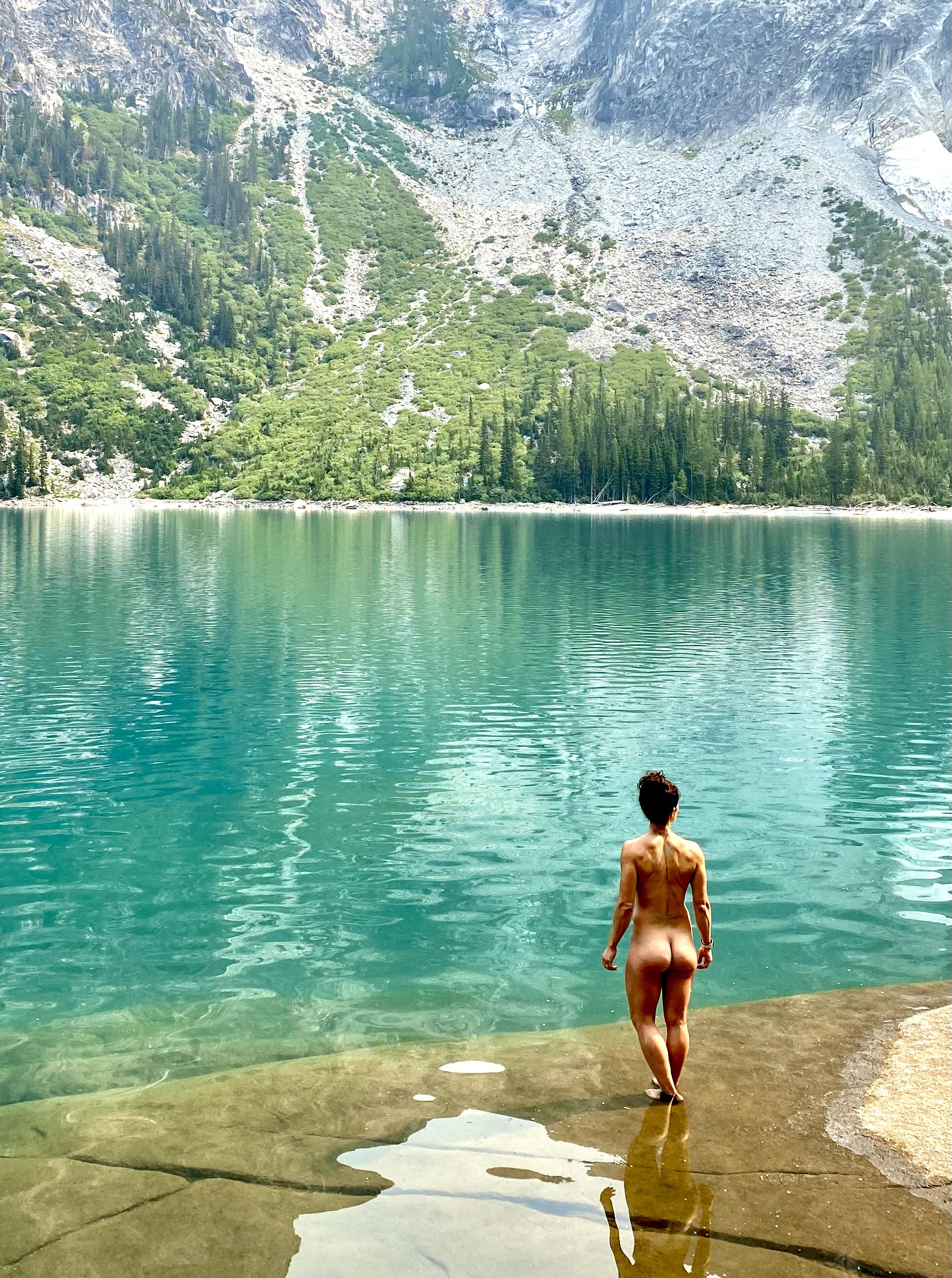 [F] True backcountry… Cum join me?