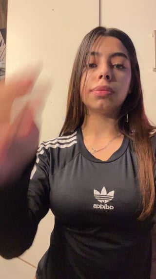 adidas latinas tetas