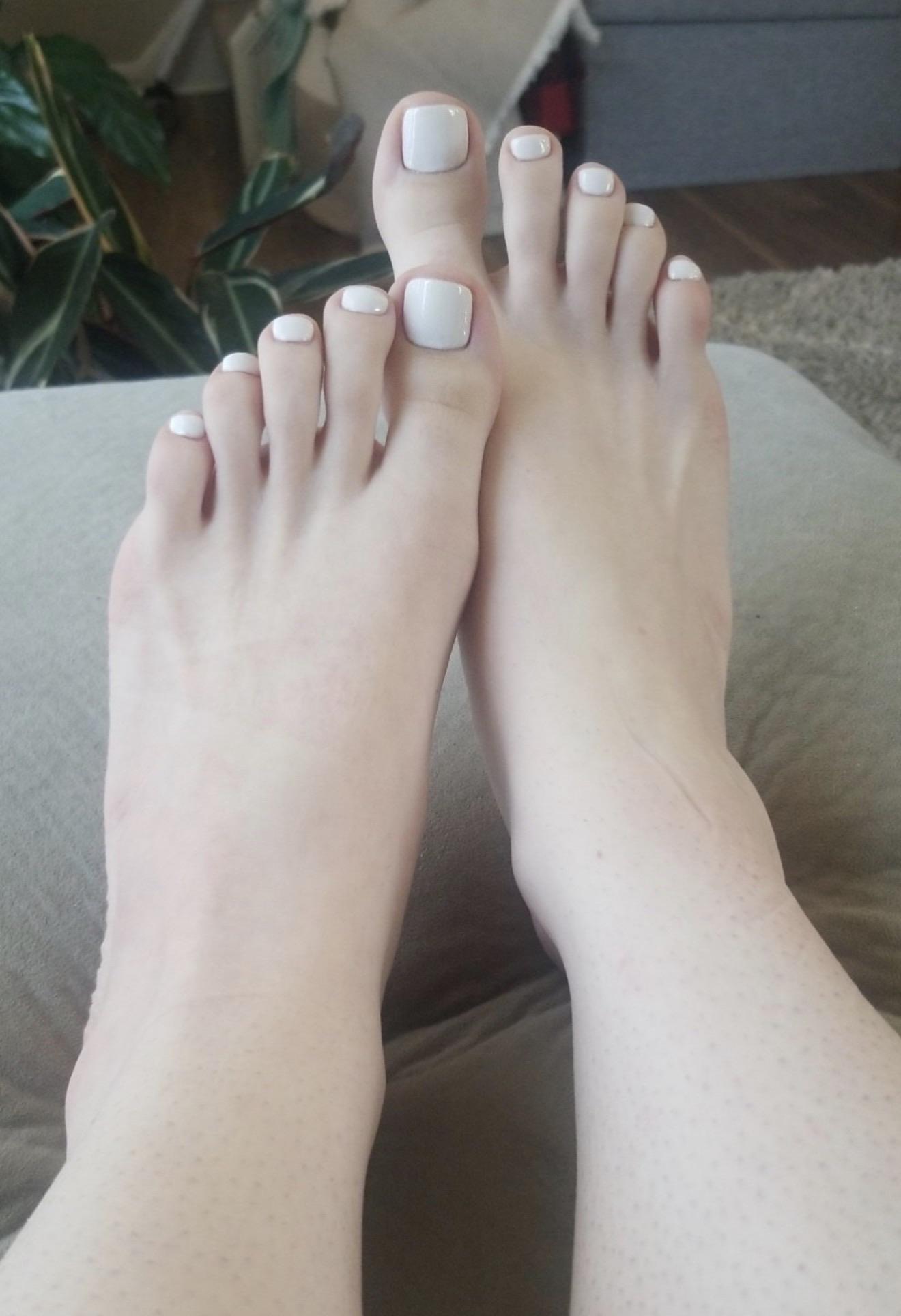 Imagine having my pretty toes in your mouth