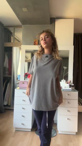 Suns out, tits out