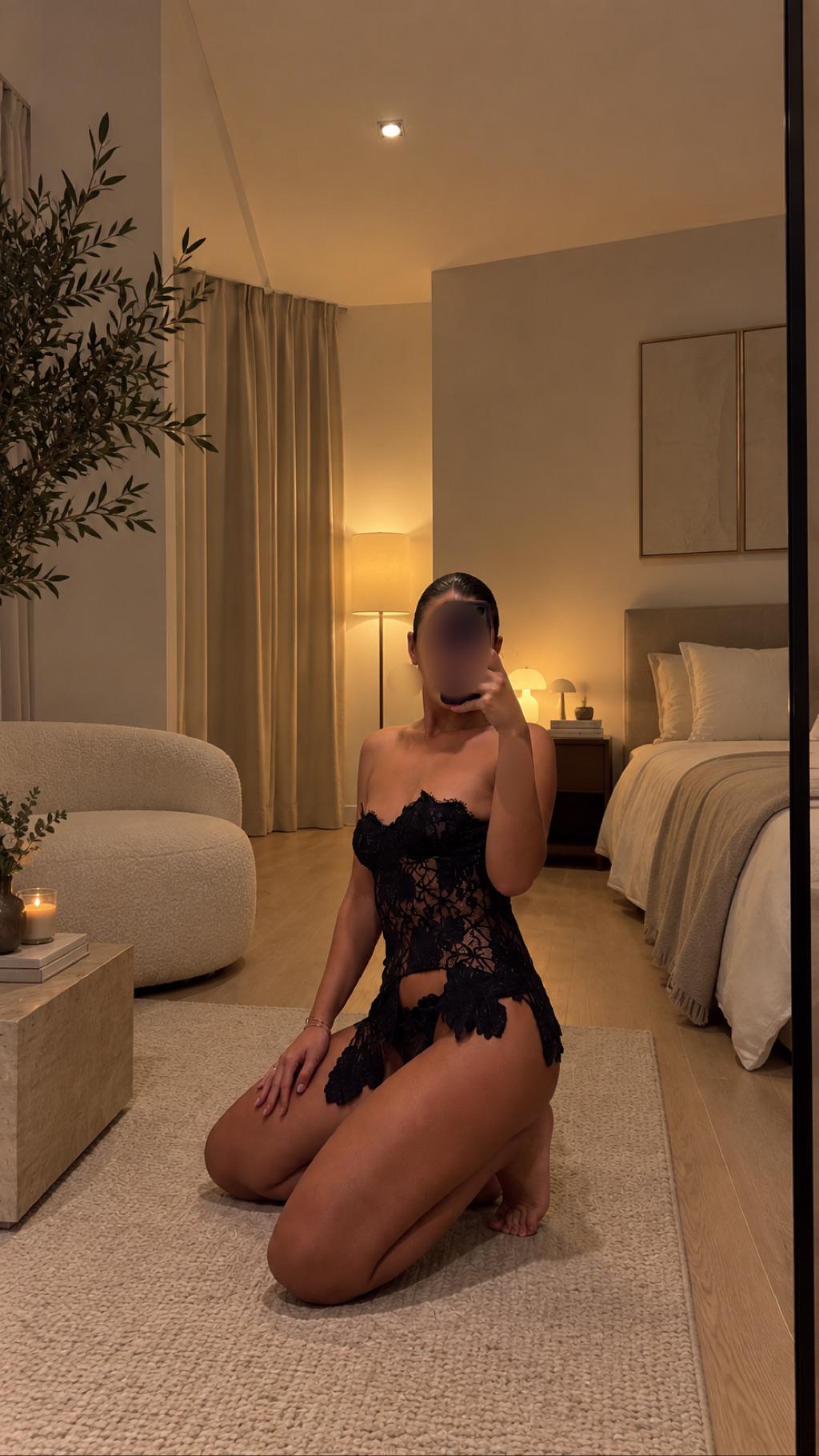 Cute little outfit for Sunday night. What do you guys think about it?